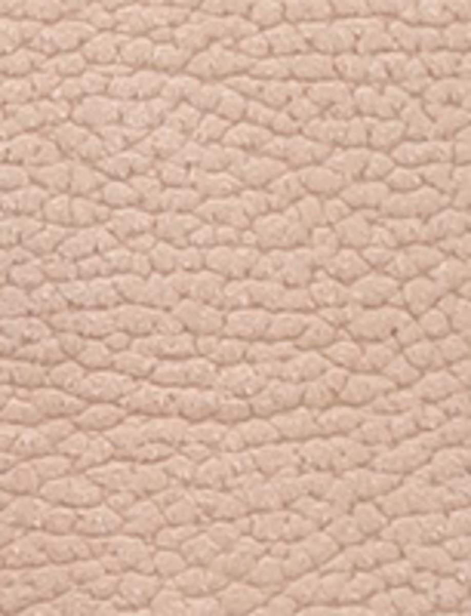 Sacha At The Knee - Stone - Swatch