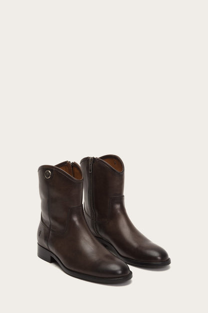 Melissa Button Short 2 - Frye Found