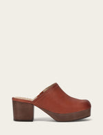 Campus Clog - Rust - Outside