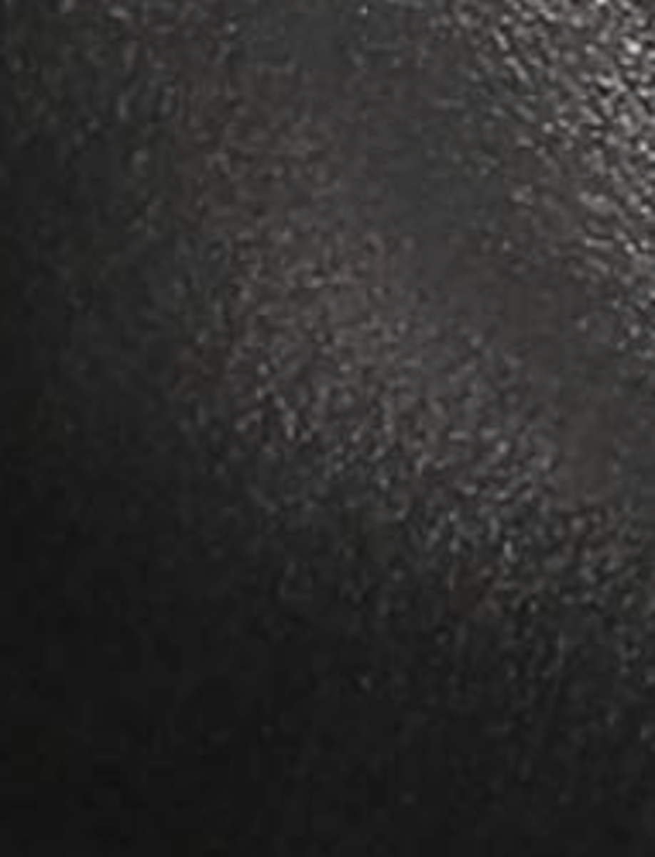 Sara Wingtip Stud - Black - Swatch