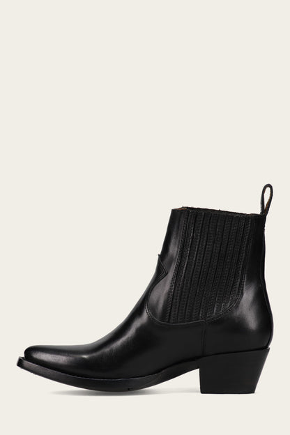 Sacha Chelsea - Frye Found