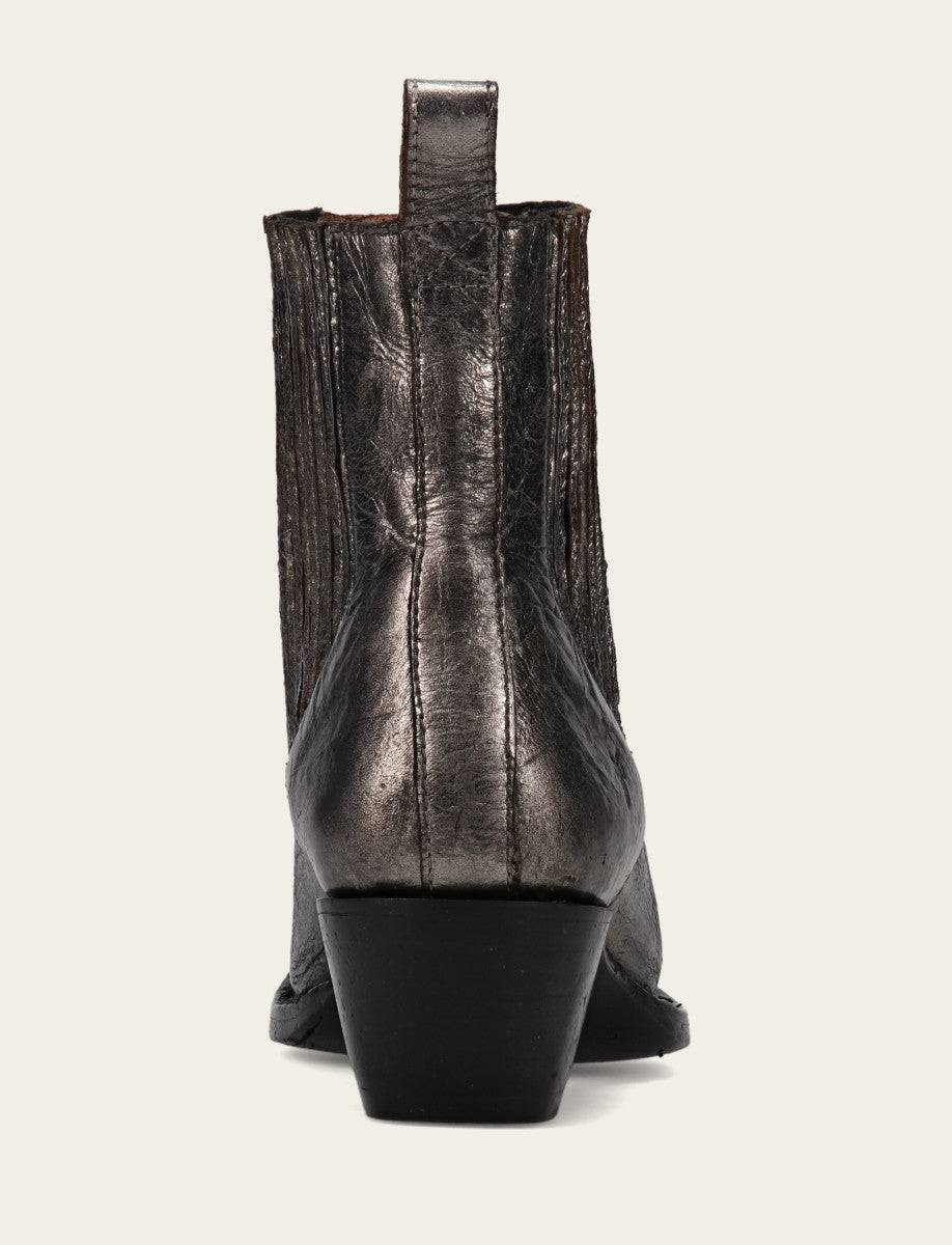 Sacha Chelsea - Frye Found