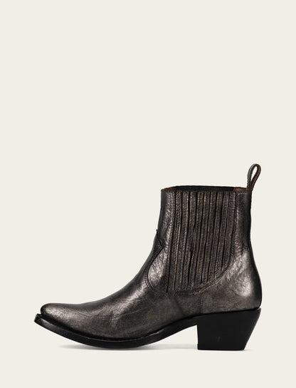 Sacha Chelsea - Frye Found