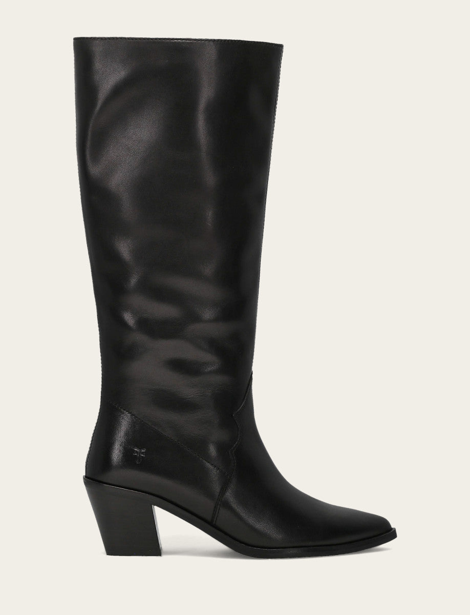 Sara Slouchy - Black - Outside
