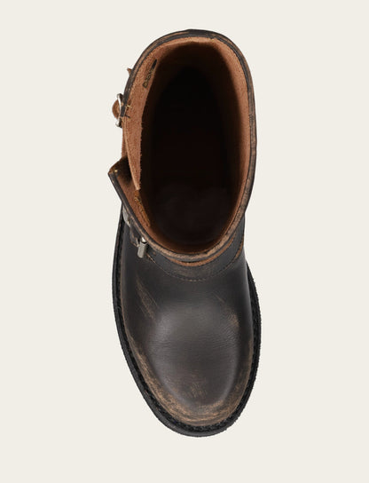 Viv Short Engineer - Distressed Black - Top Down